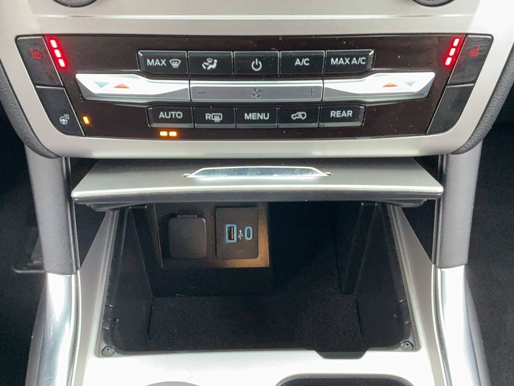 Used 2022 Ford Explorer XLT w/ Equipment Group 202A image 19