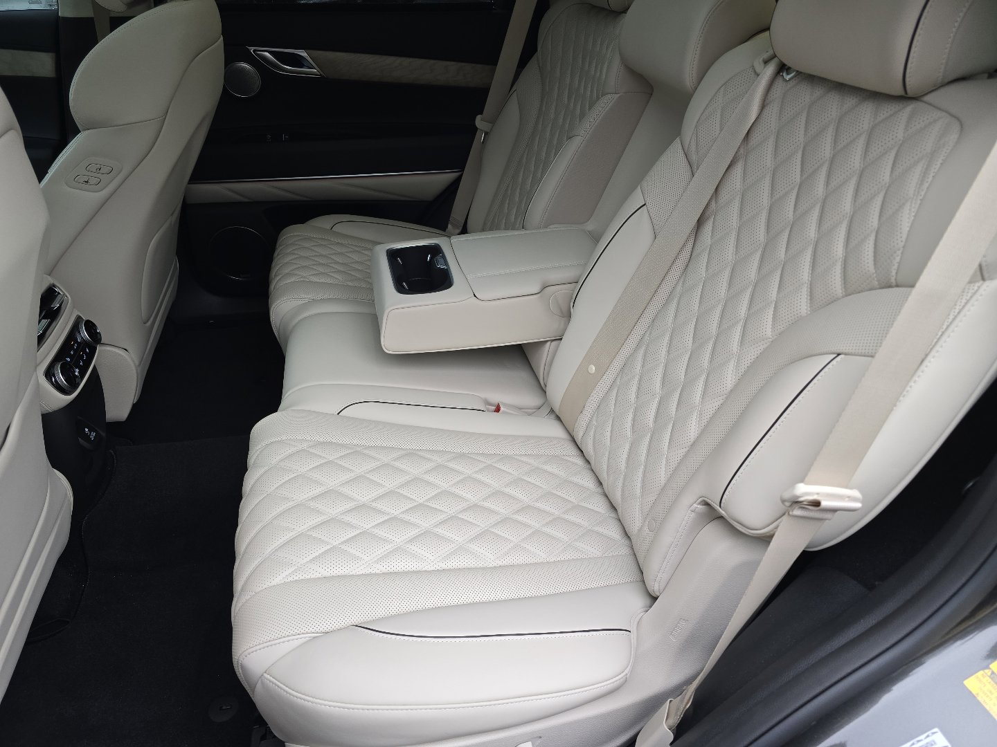 Used 2024 Genesis GV80 3.5T w/ Prestige Package image 39