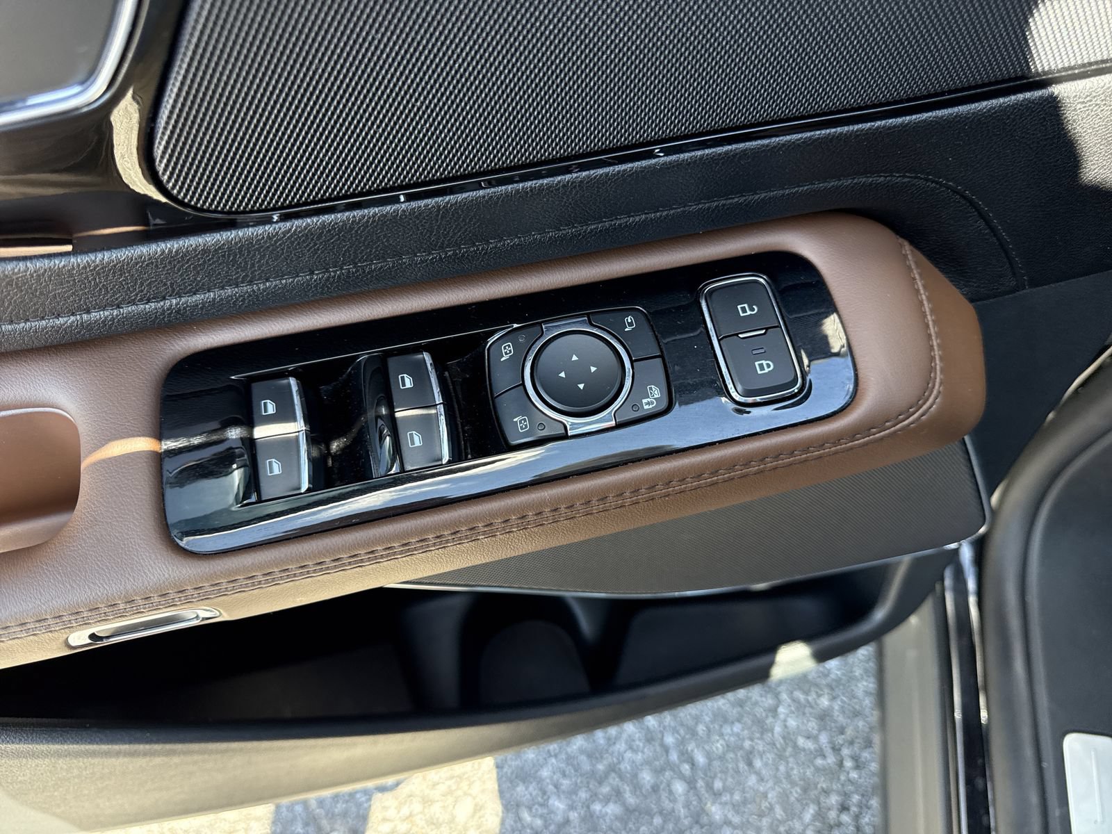 Used 2023 Lincoln Aviator Grand Touring w/ Elements Package Plus AWD/4WD image 41