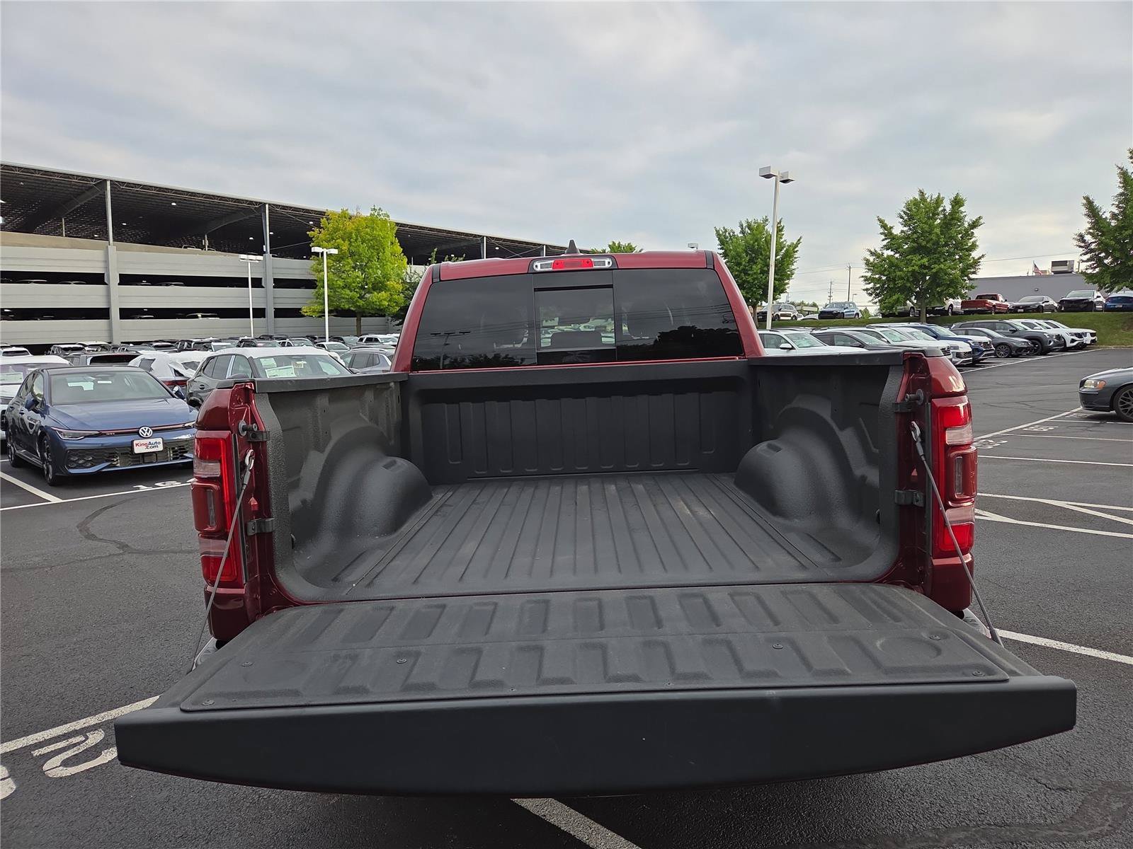 Used 2023 RAM 1500 Limited w/ Body Color Bumper Group AWD/4WD image 5
