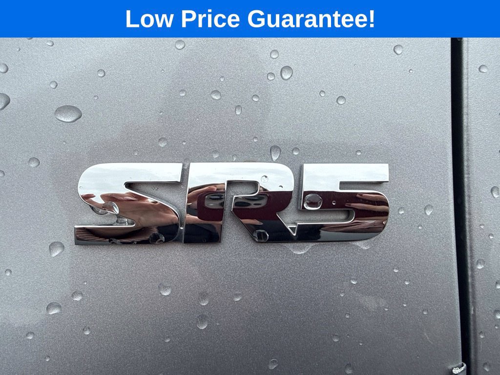 Used 2018 Toyota Tacoma SR5 AWD/4WD image 16