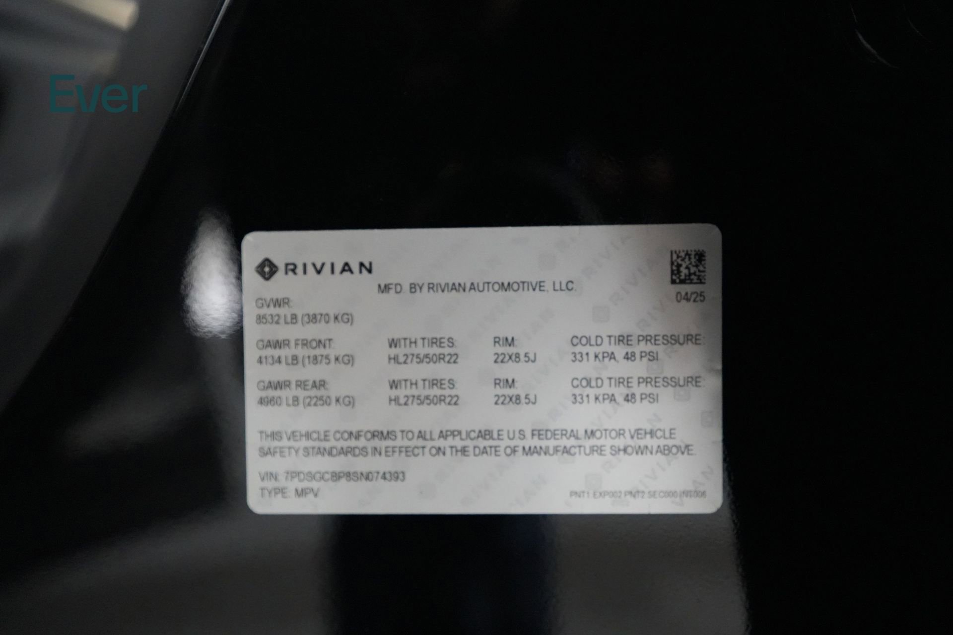 Used 2025 Rivian R1S Premium AWD/4WD image 27