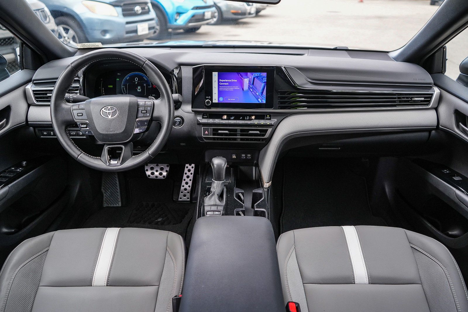 Used 2025 Toyota Camry SE AWD/4WD image 12