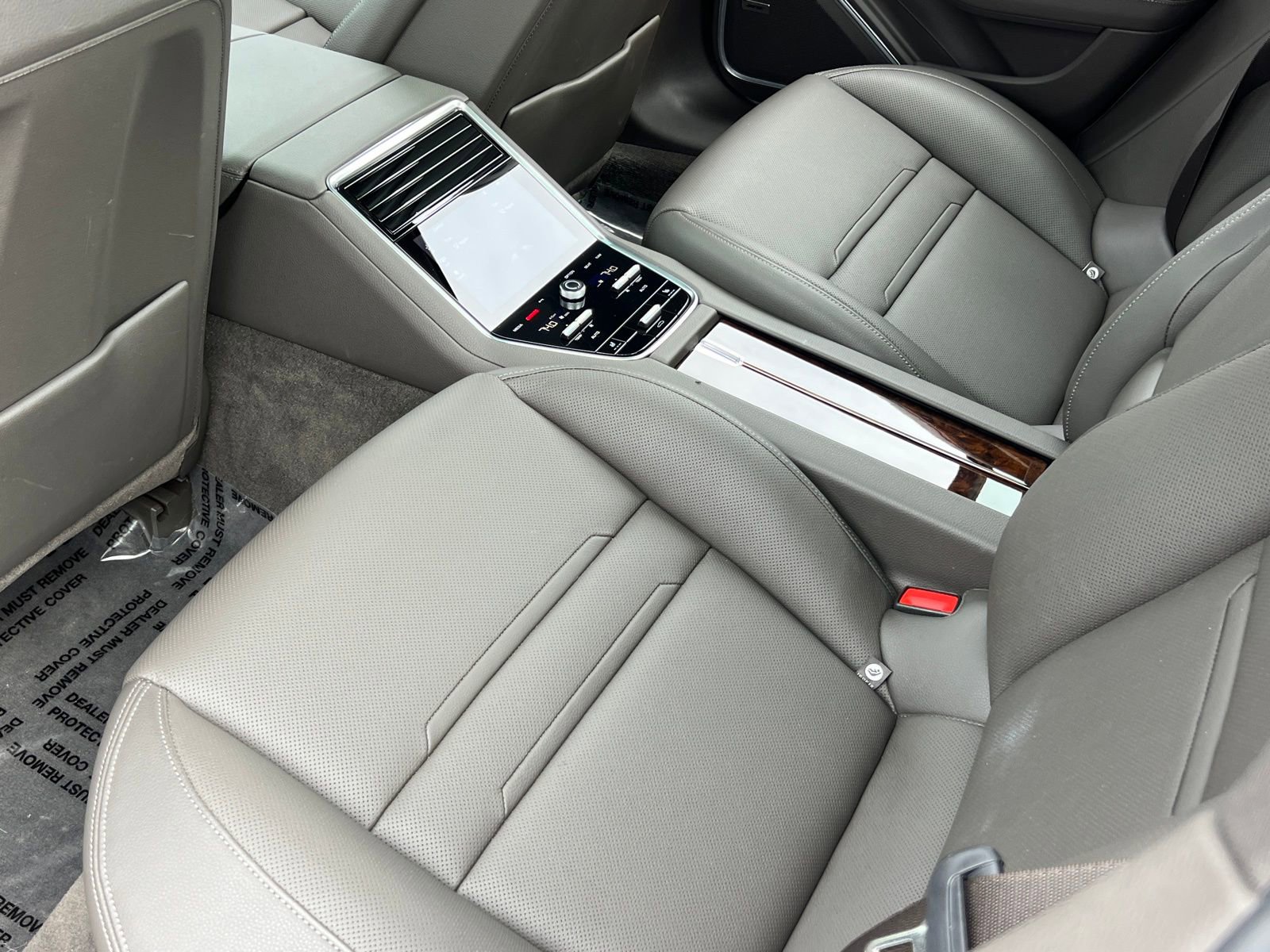 Certified 2023 Porsche Panamera 4 Platinum Edition image 18