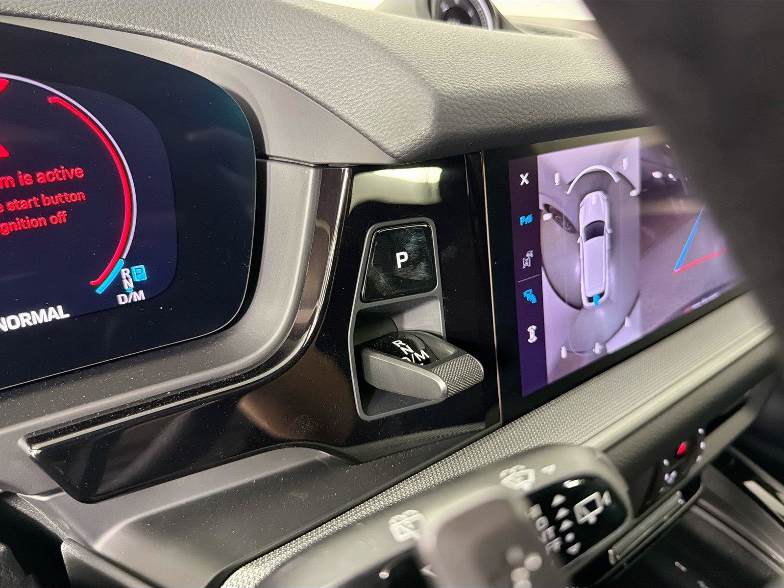 Certified 2025 Porsche Cayenne AWD/4WD image 34