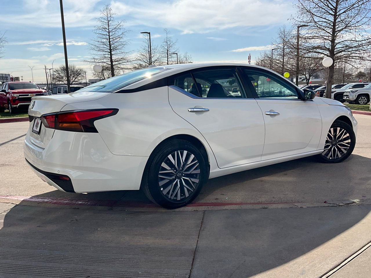 Used 2025 Nissan Altima 2.5 SV image 6