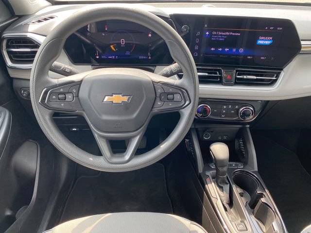 Used 2025 Chevrolet TrailBlazer LT AWD/4WD image 7