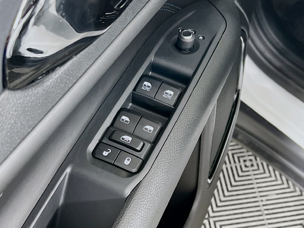 New 2026 Jeep Compass Latitude AWD/4WD image 17
