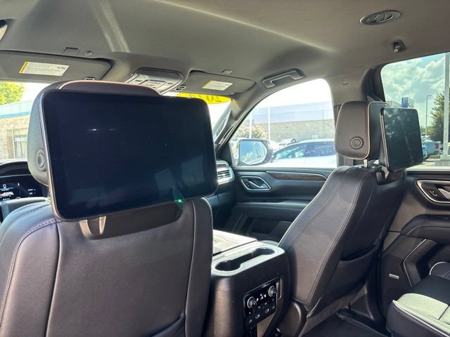 Used 2024 Chevrolet Suburban Premier w/ Advanced Technology Package AWD/4WD image 24