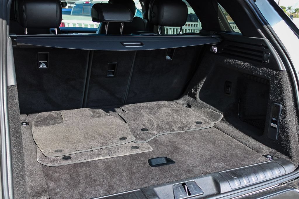 Used 2025 Land Rover Range Rover Sport SE AWD/4WD image 23