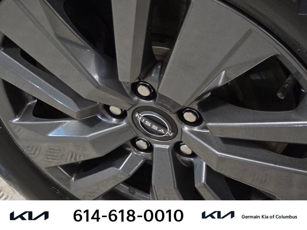 Used 2024 Nissan Pathfinder SV w/ SV Premium Package AWD/4WD image 13