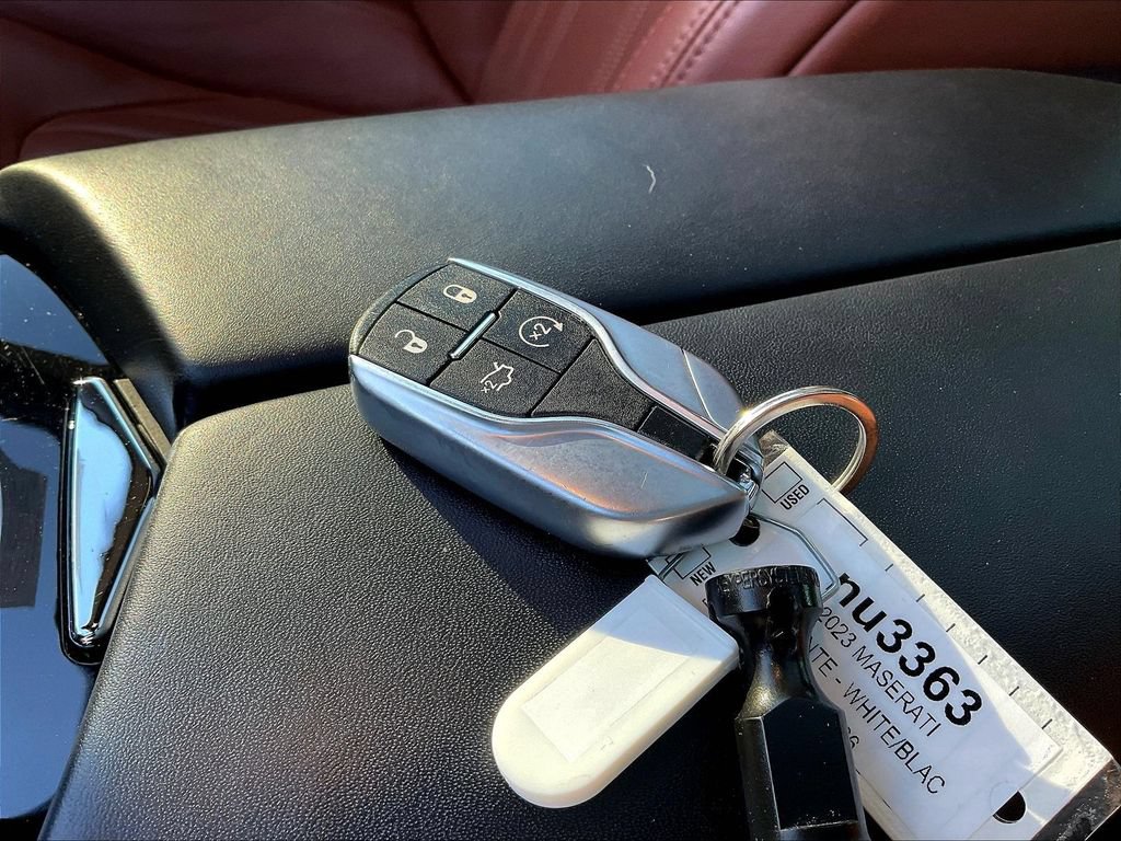Used 2023 Maserati Levante GT AWD/4WD image 35