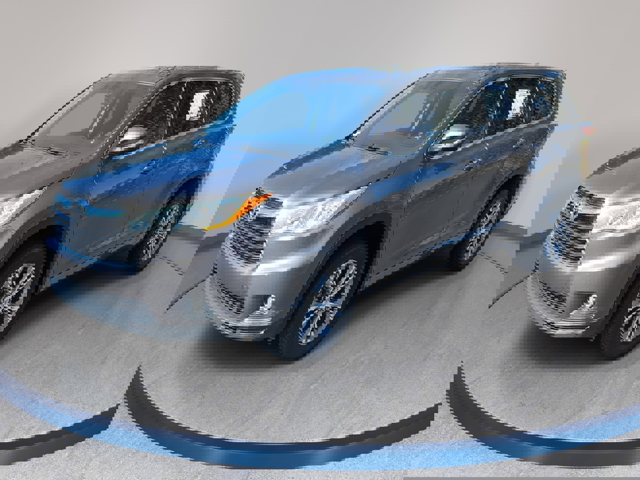 Used 2015 Toyota Highlander Plus image 1