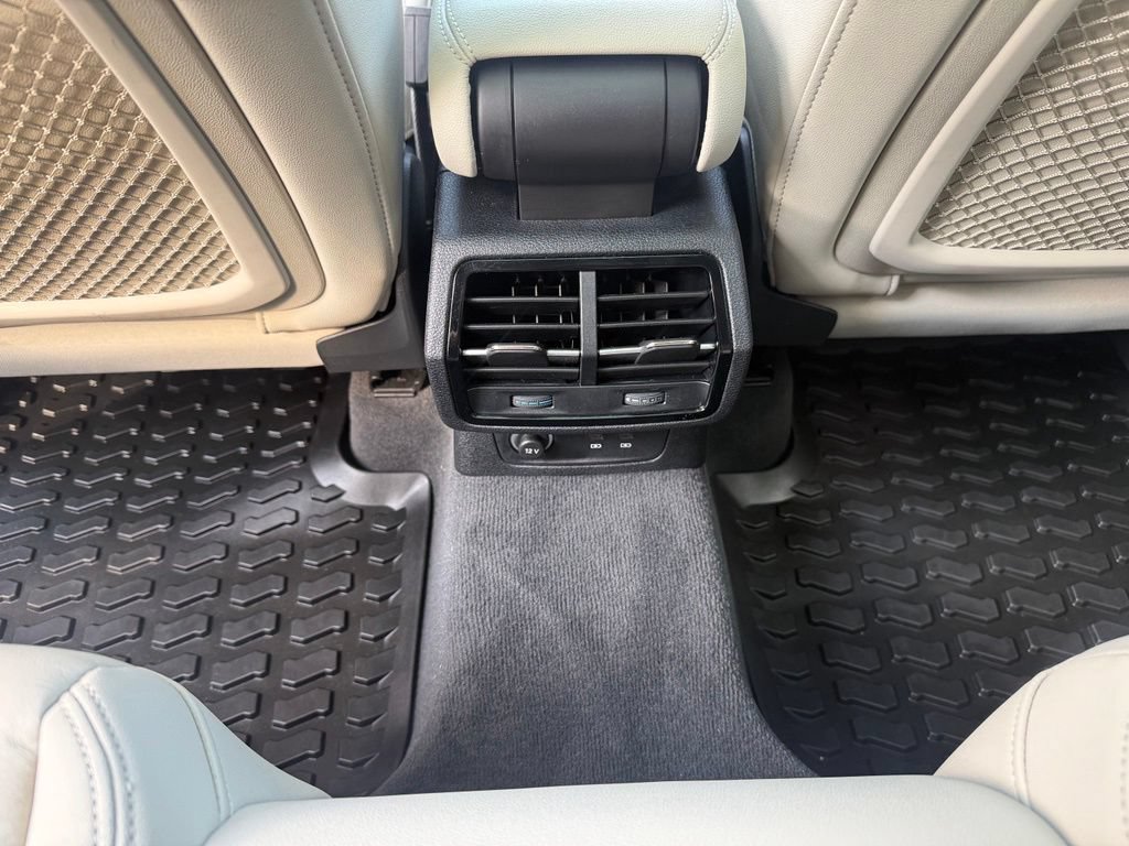 Used 2023 Audi Q3 2.0T Premium w/ Convenience Package AWD/4WD image 20