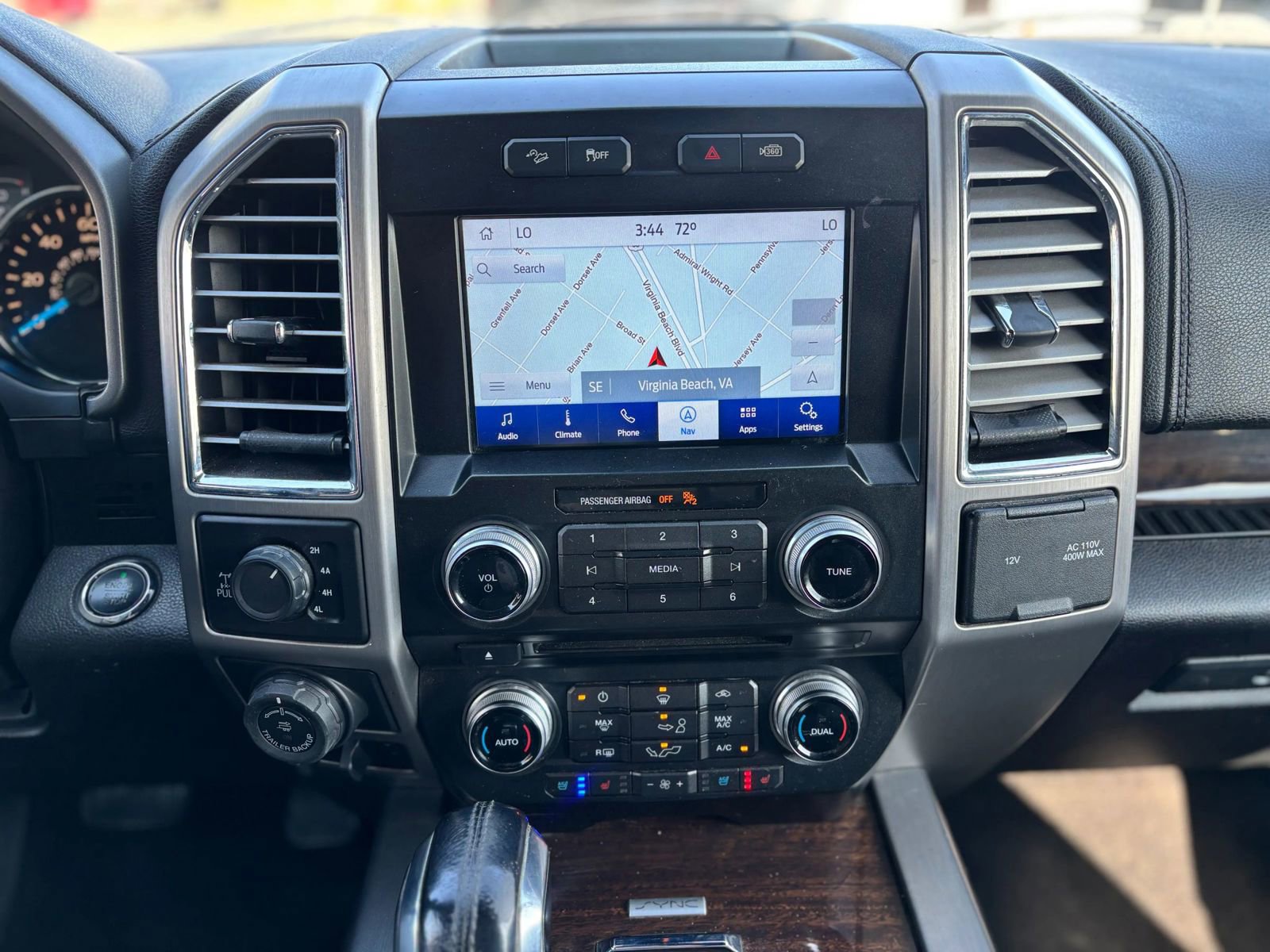 Used 2016 Ford F150 Platinum w/ Equipment Group 701A Luxury AWD/4WD image 22