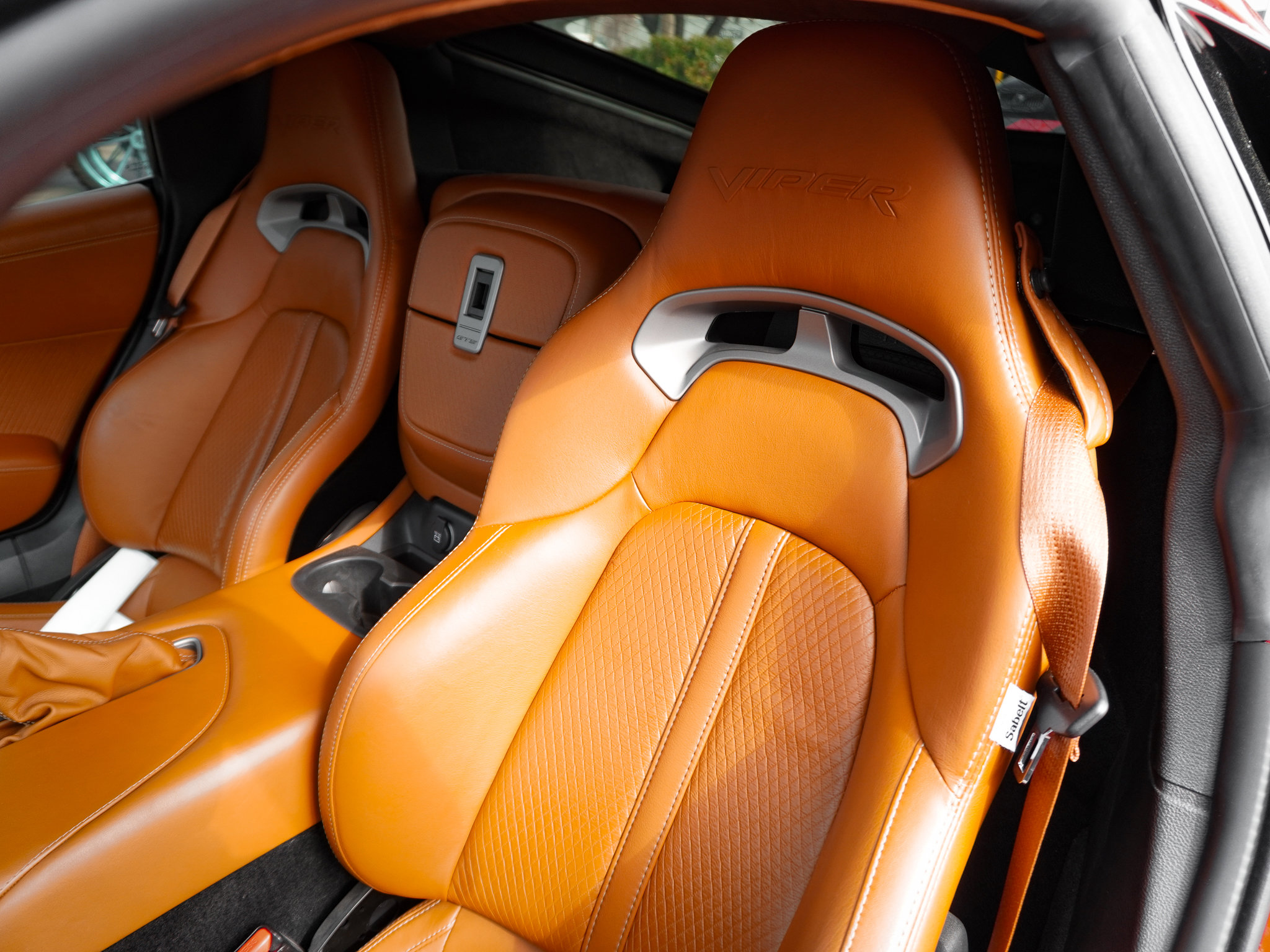 Used 2013 SRT Viper GTS w/ GTS Laguna Interior Pkg image 16