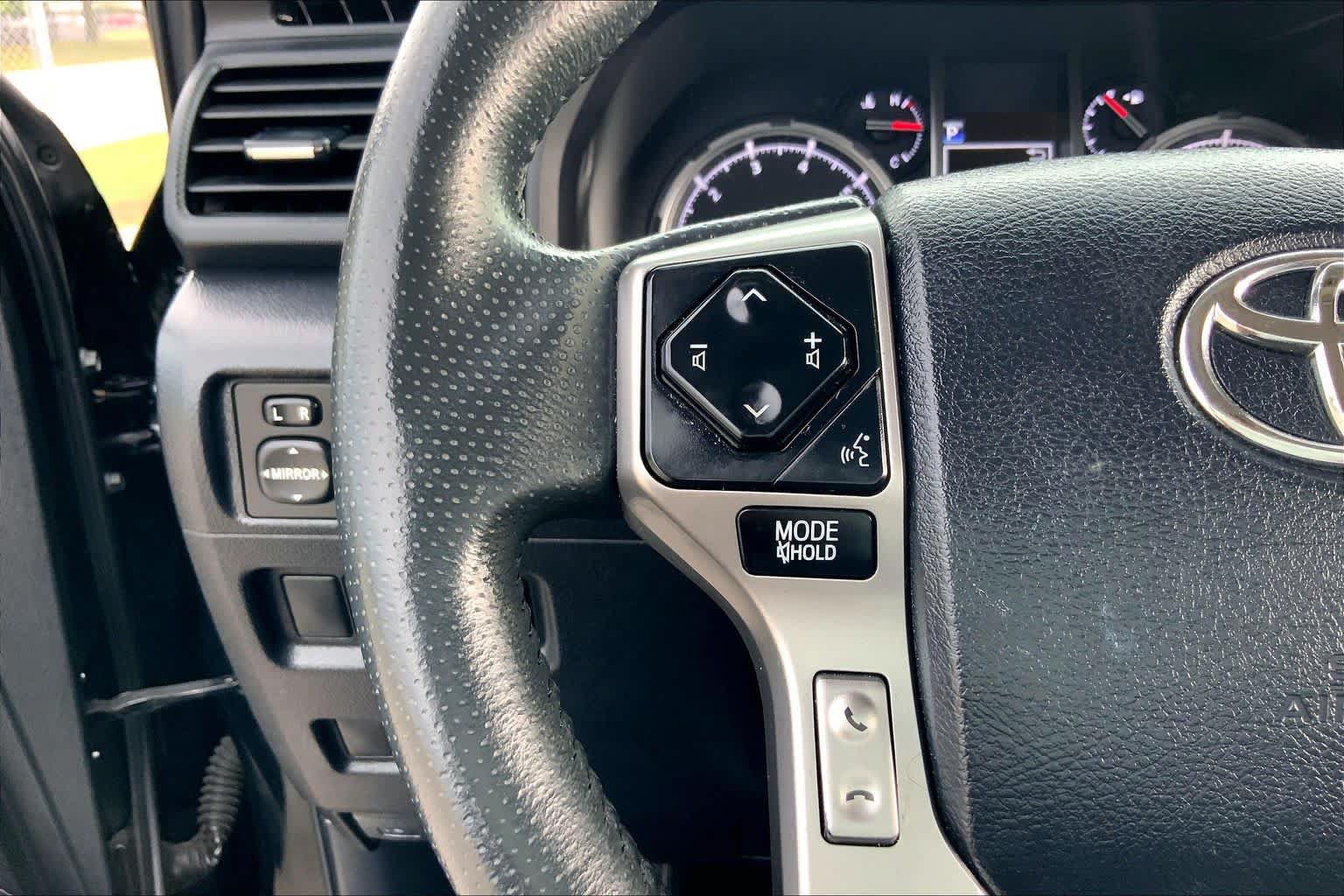 Used 2022 Toyota 4Runner TRD Sport AWD/4WD image 23