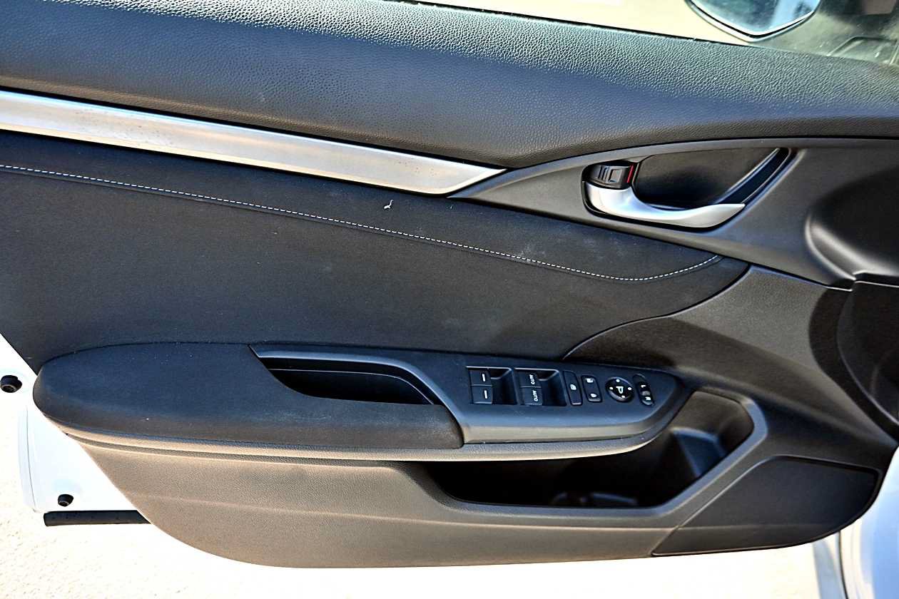 Used 2020 Honda Civic EX image 19