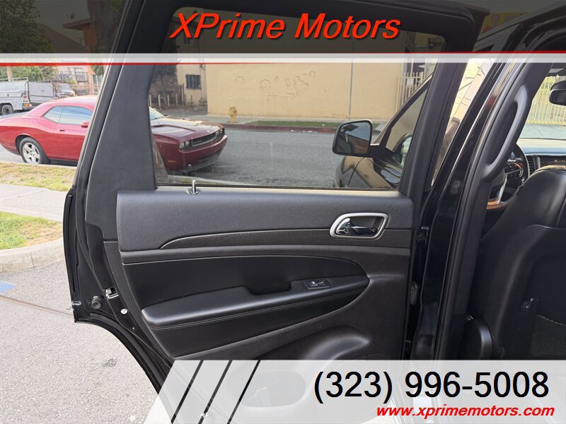 Used 2017 Jeep Grand Cherokee Altitude AWD/4WD image 27
