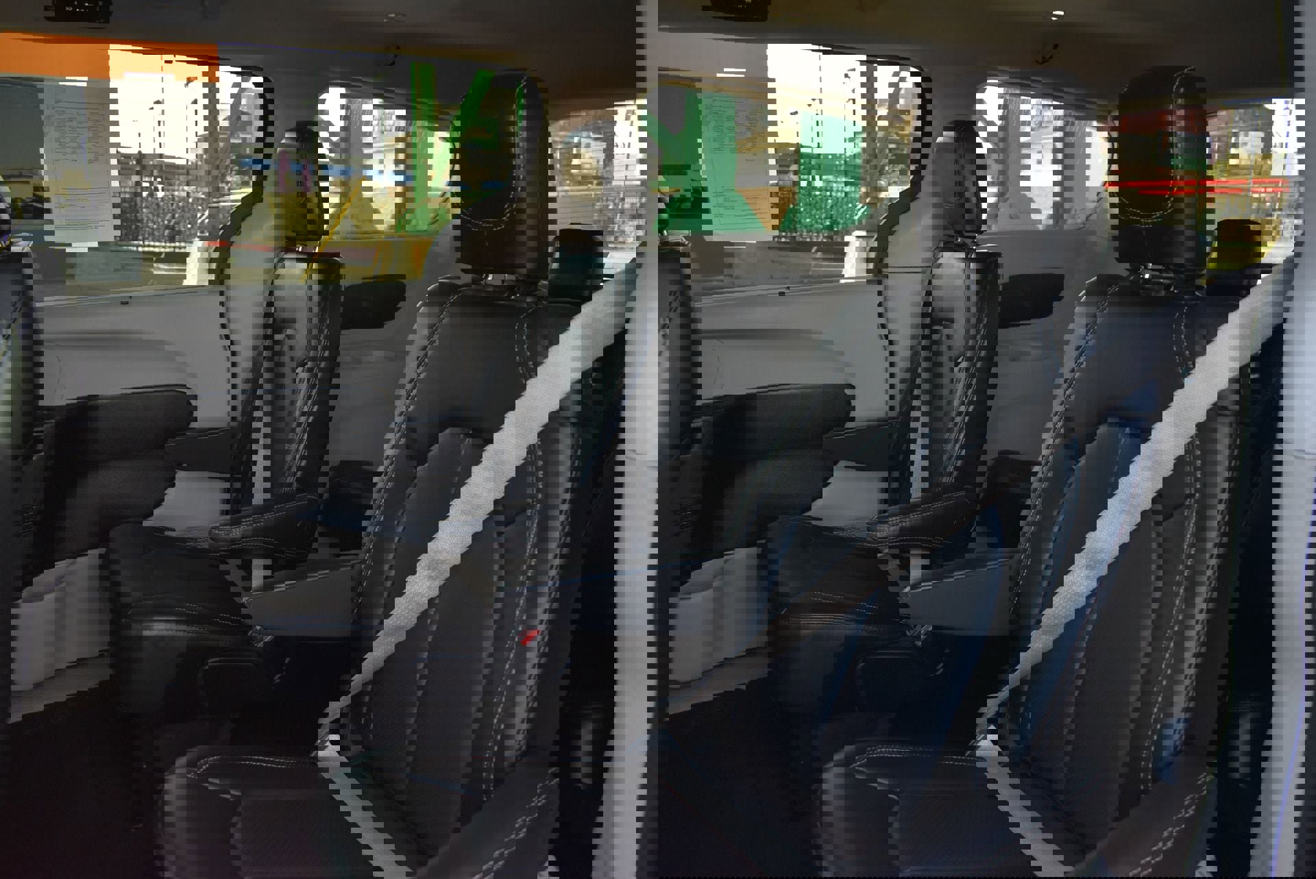 Used 2024 Chrysler Pacifica Touring-L image 17