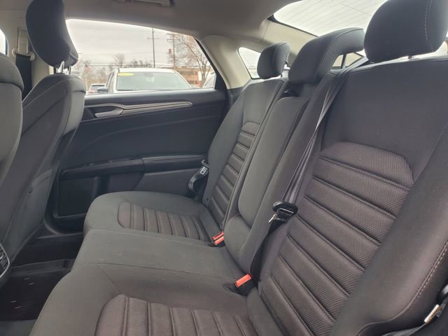 Used 2019 Ford Fusion SE image 32