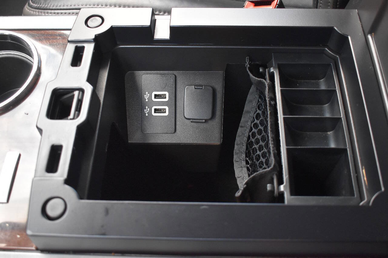 Used 2016 Ford Expedition EL Platinum image 29