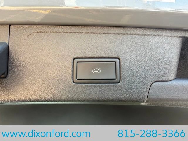 Used 2023 Volkswagen Atlas Cross Sport SEL R-Line AWD/4WD image 28