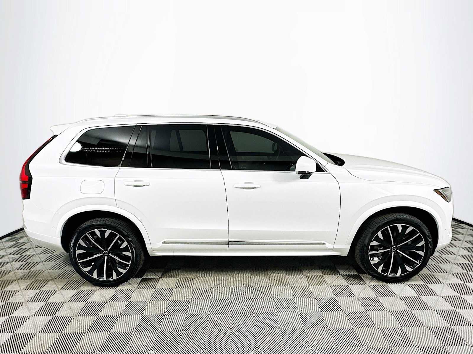 New 2026 Volvo XC90 B5 Plus image 8