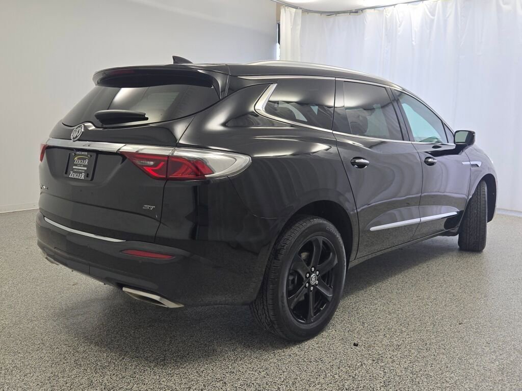 Used 2023 Buick Enclave Essence w/ Experience Buick Package image 13