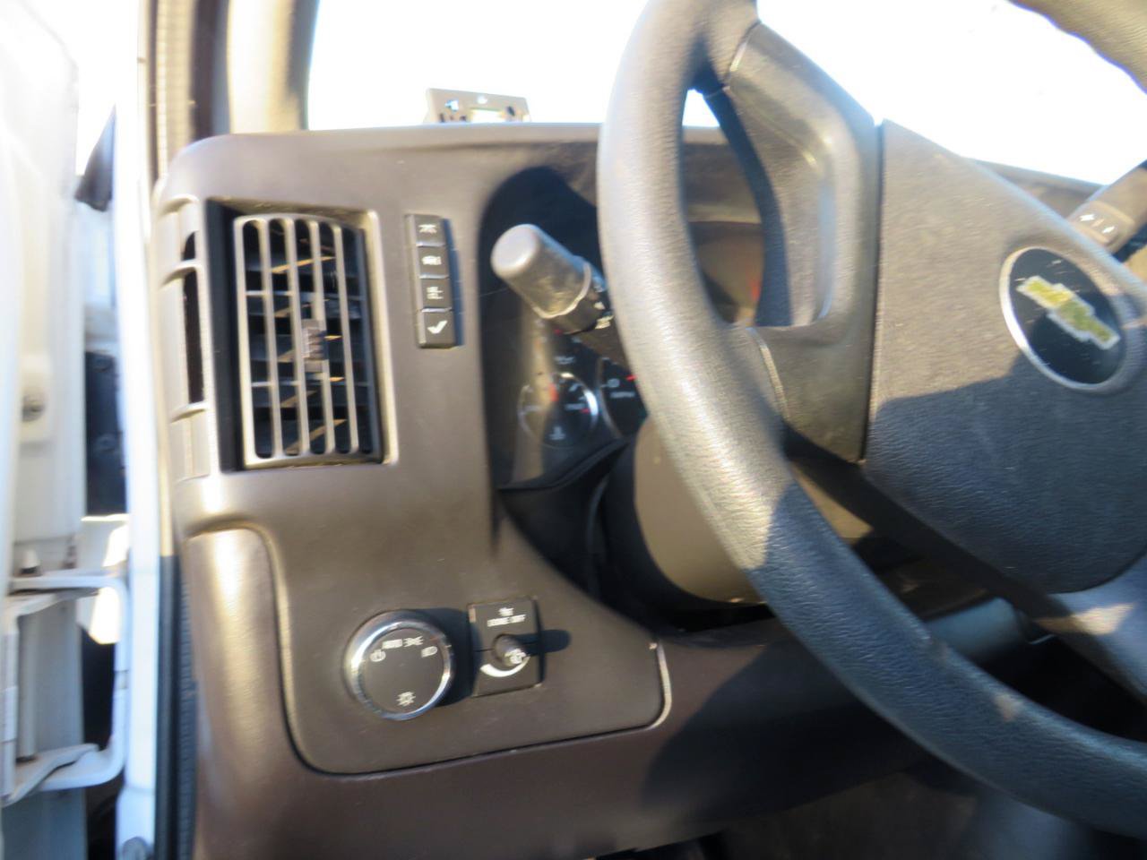 Used 2011 Chevrolet Express 2500 RWD image 31