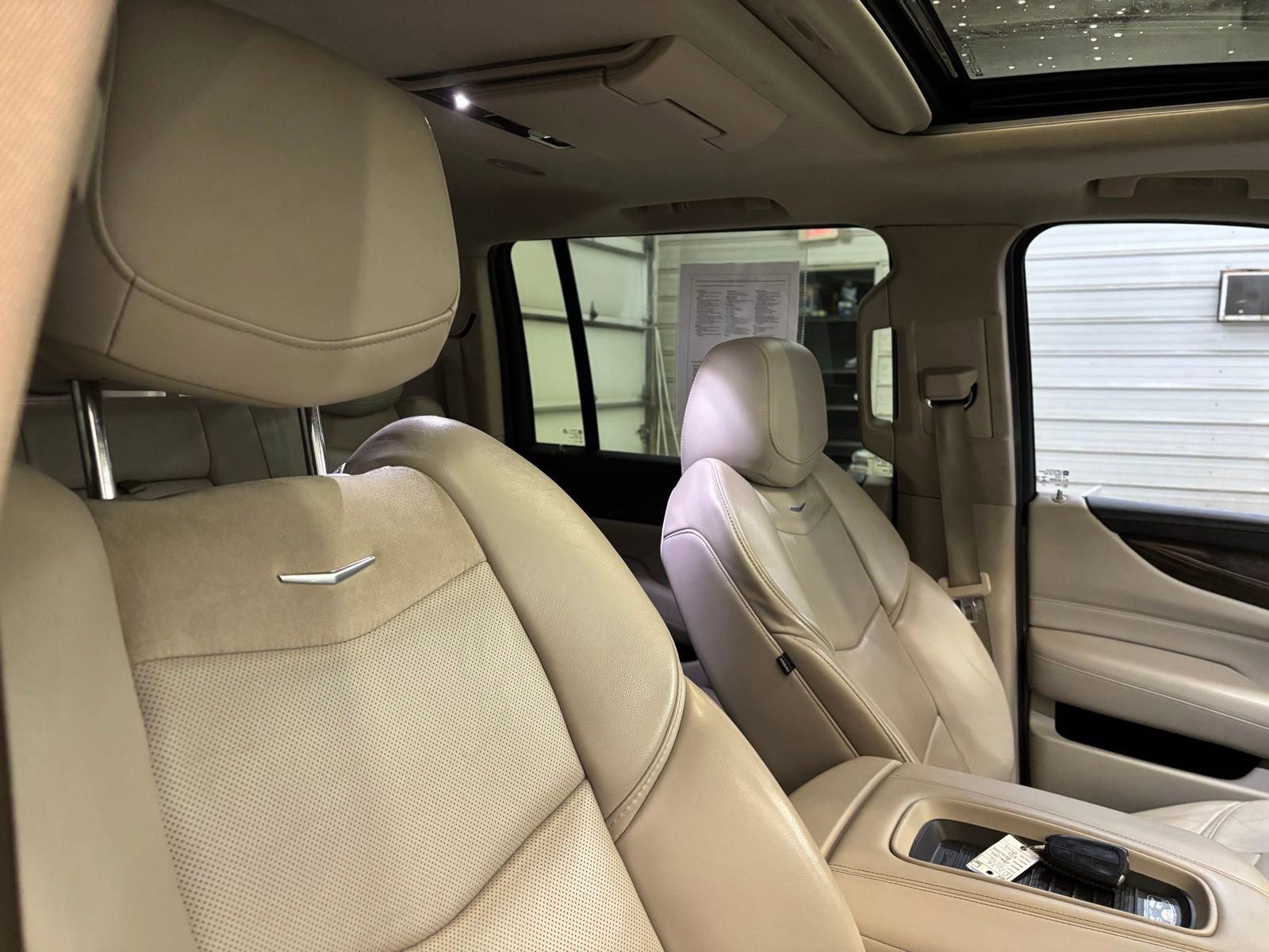 Used 2020 Cadillac Escalade ESV Luxury w/ Escalade Sport Edition image 29