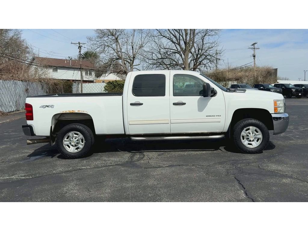 Used 2010 Chevrolet Silverado 2500 LT w/ Interior Plus Package AWD/4WD image 9