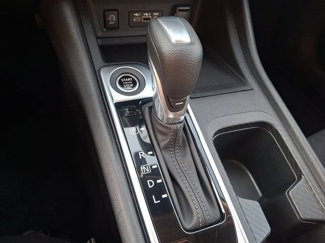 Used 2025 Nissan Sentra SV FWD image 14