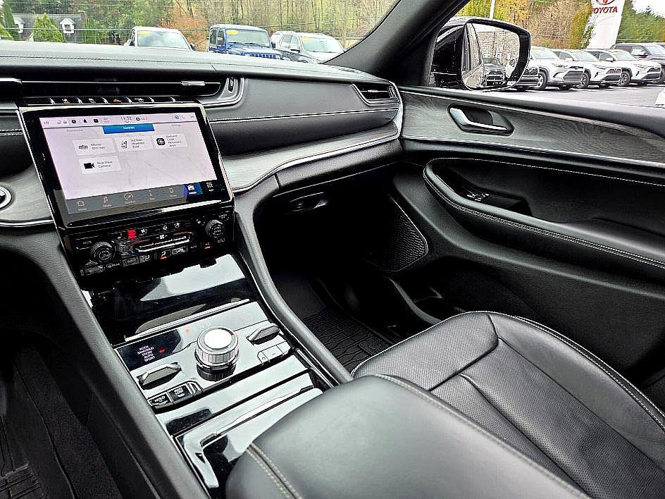 Used 2023 Jeep Grand Cherokee L Overland image 21