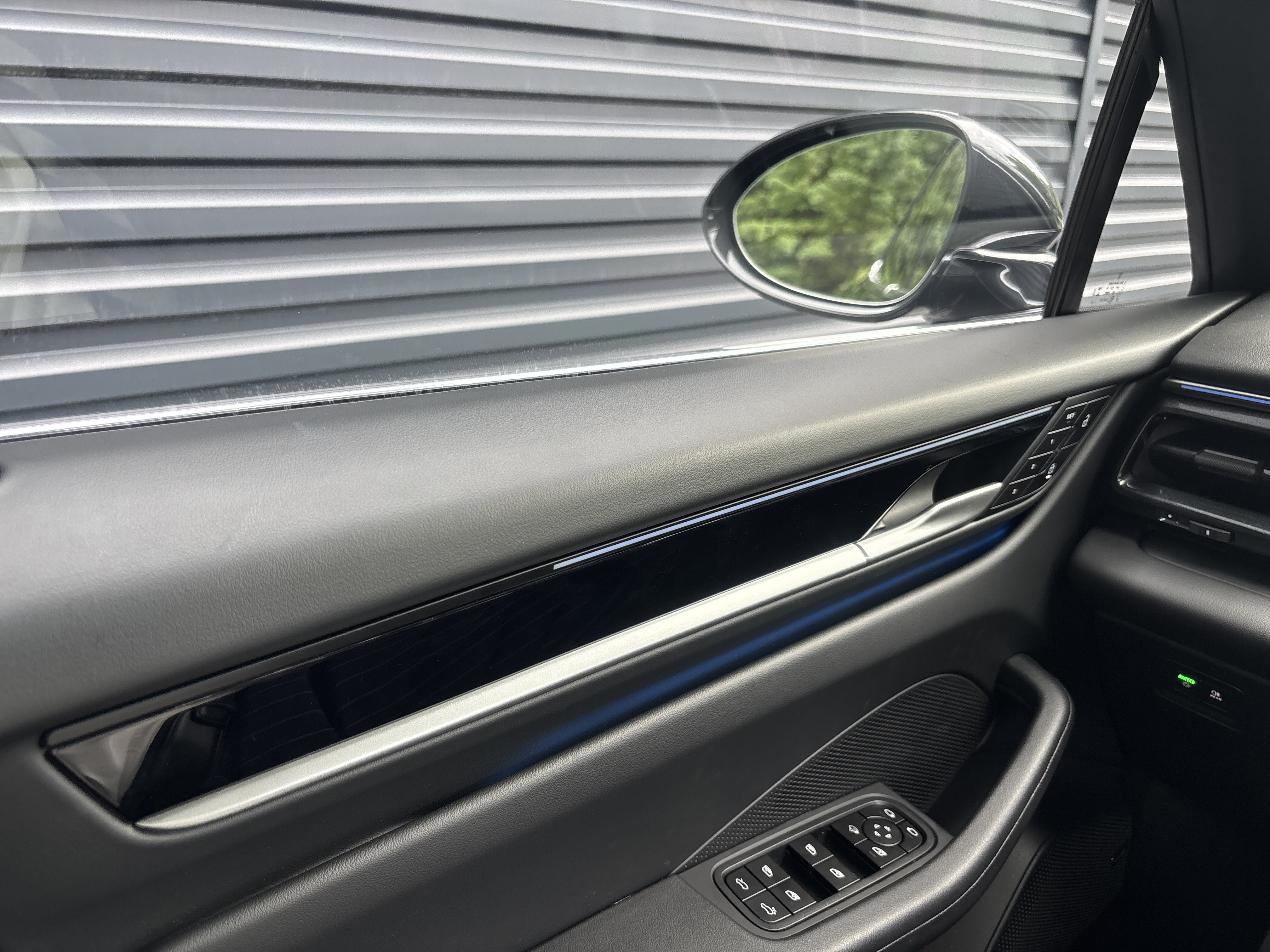 New 2025 Porsche Macan 4 Electric AWD/4WD image 43