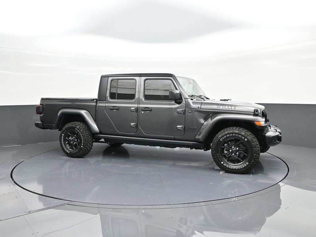 Used 2024 Jeep Gladiator Willys image 17