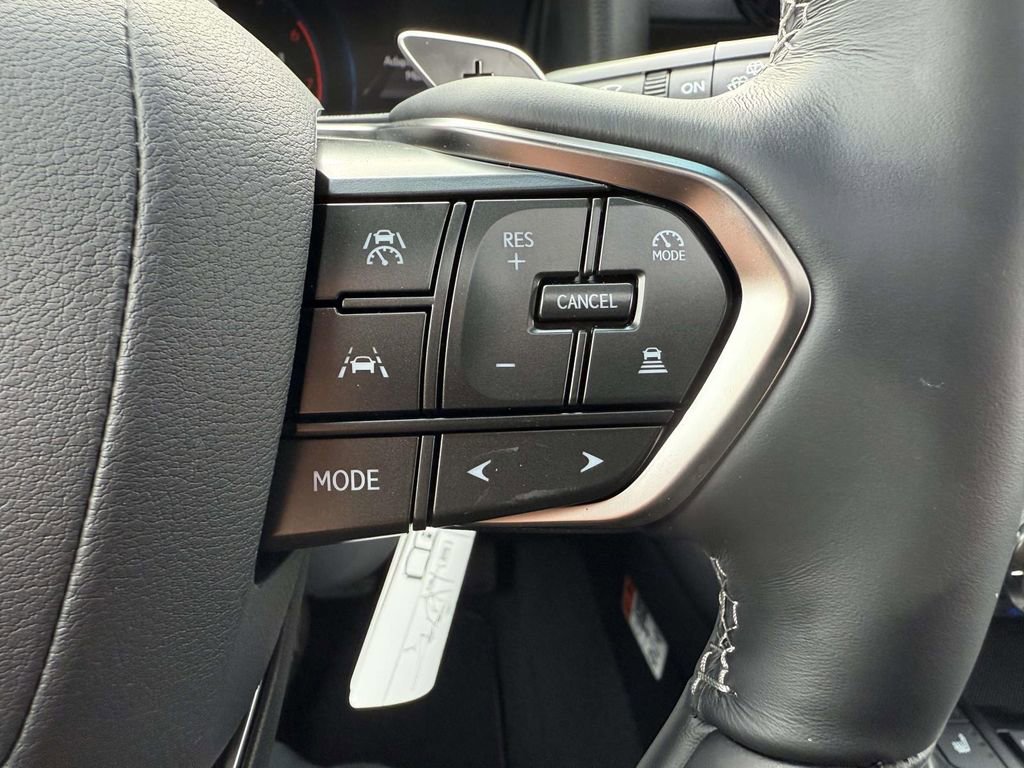 Used 2025 Lexus LX 600 4WD w/ Accessory Package (Z1) image 21