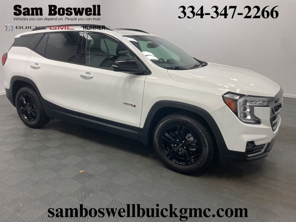 Used 2022 GMC Terrain AT4 image 2