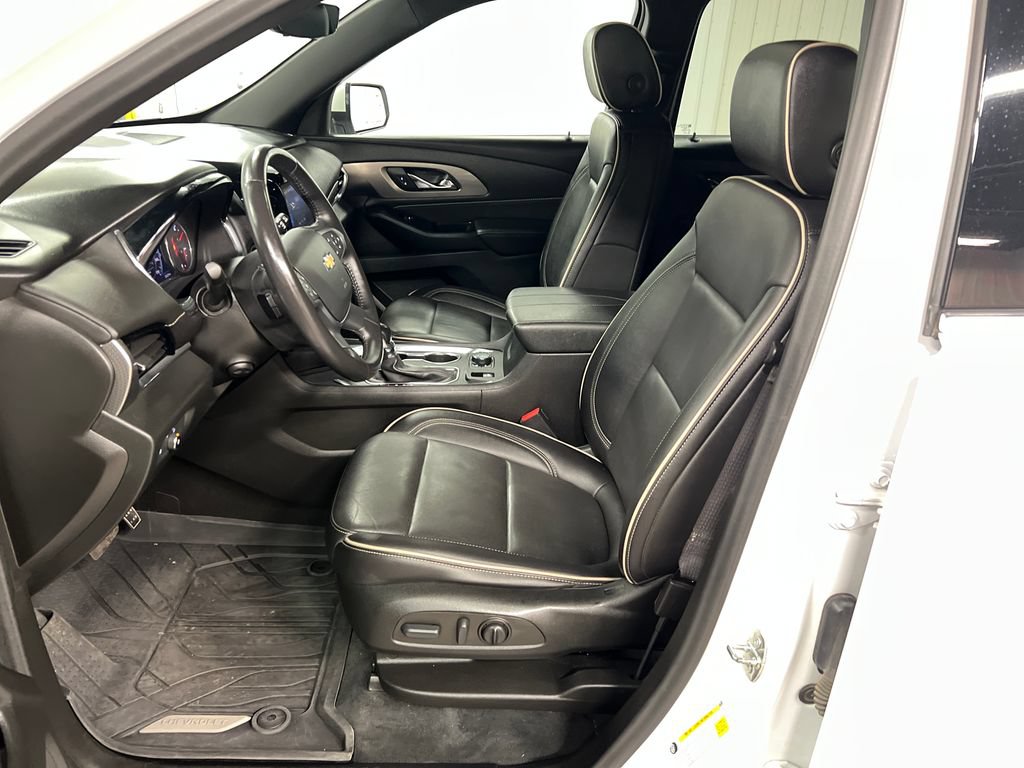 Certified 2022 Chevrolet Traverse Premier w/ LPO, Floor Liner Package AWD/4WD image 13