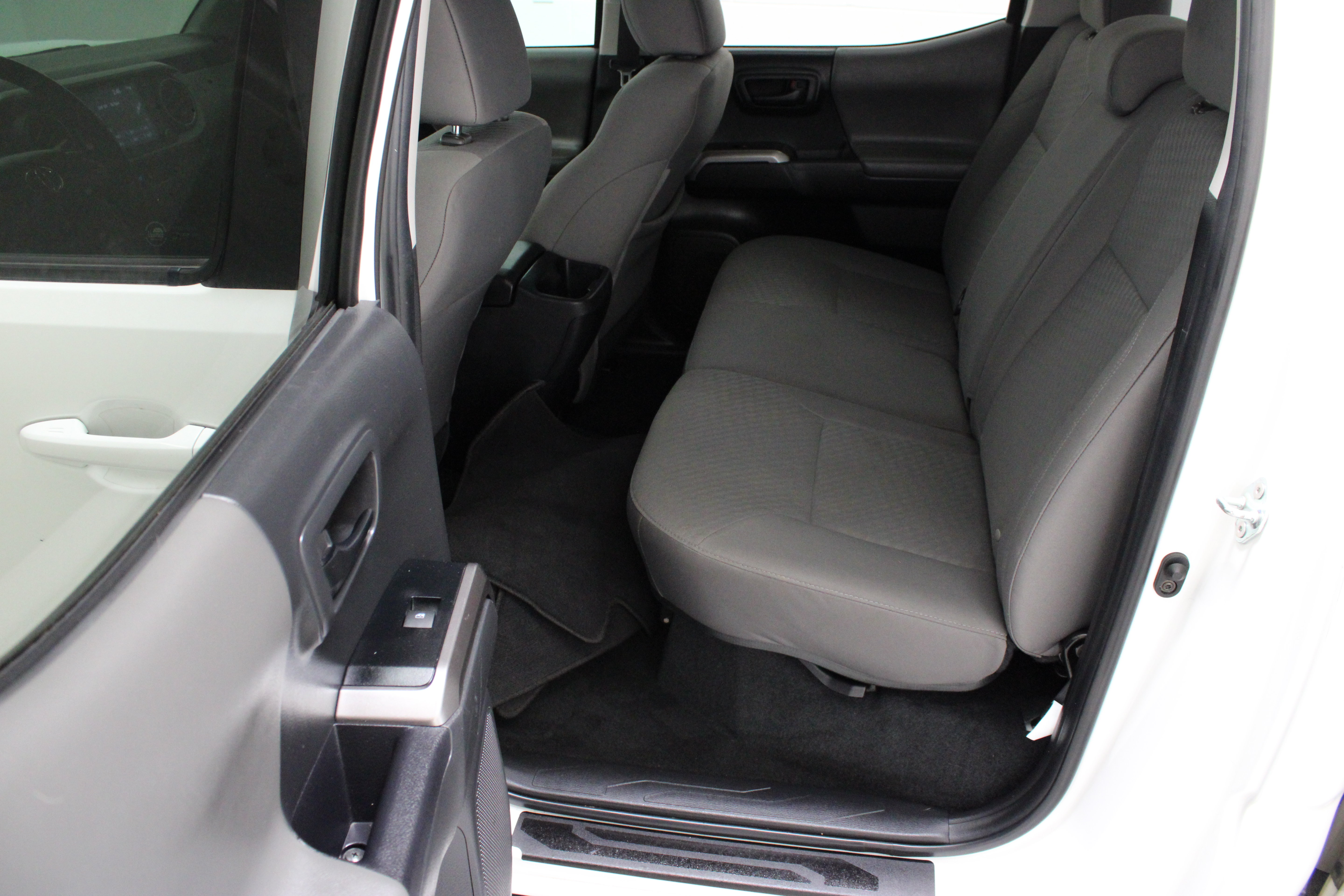 Used 2023 Toyota Tacoma SR5 RWD image 27