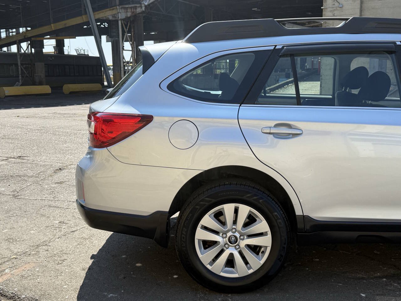 Used 2017 Subaru Outback 2.5i AWD/4WD image 21