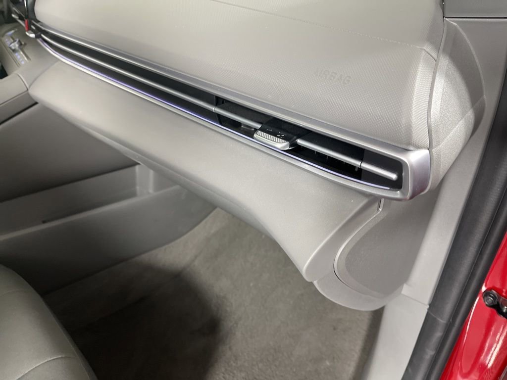 Used 2025 Hyundai Elantra SEL image 20