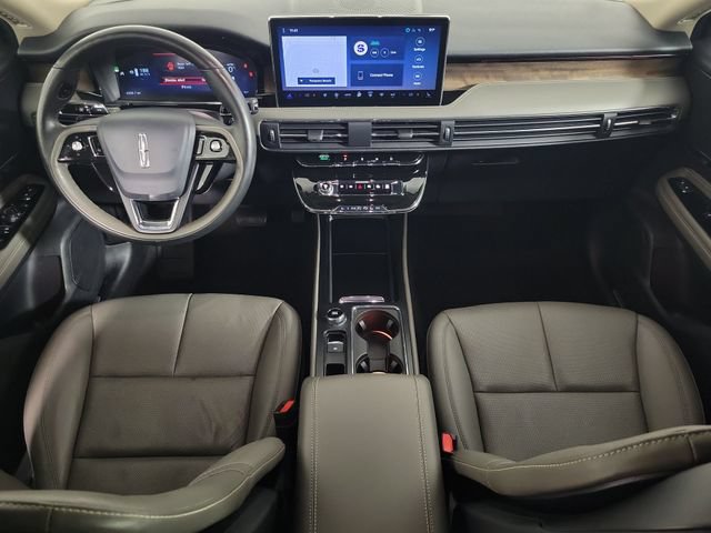 Used 2025 Lincoln Corsair Reserve FWD image 9