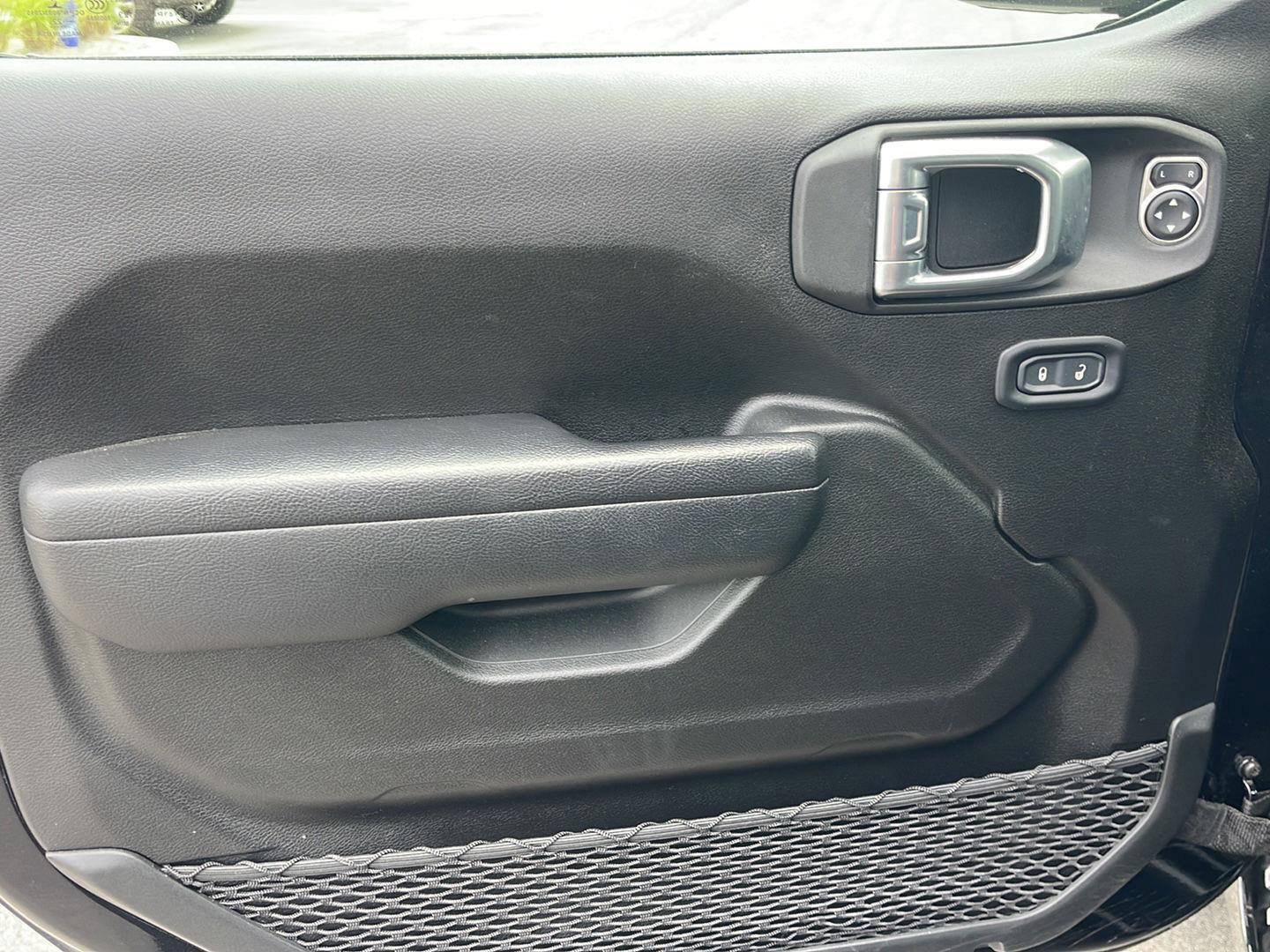 Used 2022 Jeep Wrangler Sport S image 12