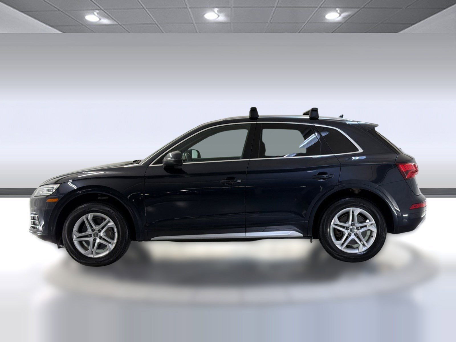 Used 2019 Audi Q5 2.0T Premium w/ Convenience Package AWD/4WD image 2