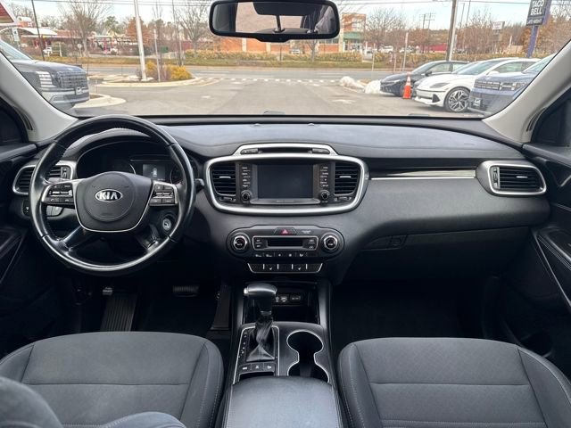 Used 2019 Kia Sorento LX w/ LX Convenience Package image 12