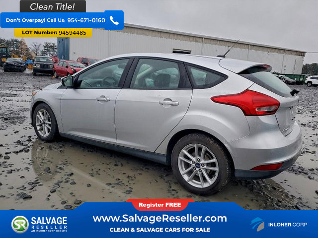 Used 2017 Ford Focus SE image 3
