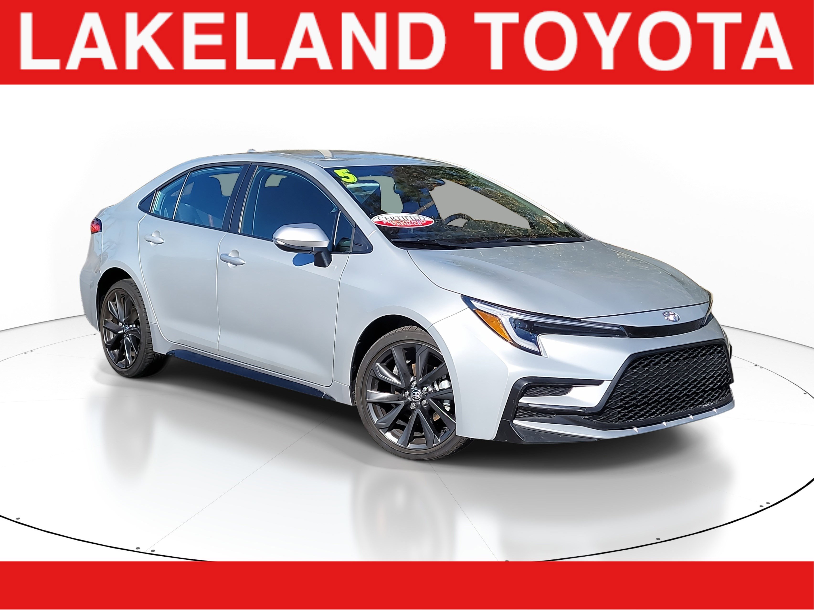 Certified 2025 Toyota Corolla SE image 1