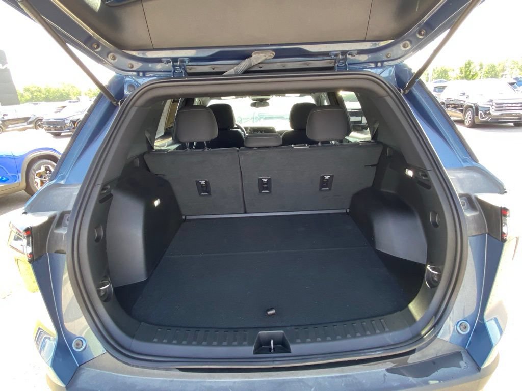 Used 2026 Chevrolet Equinox LT AWD/4WD image 9