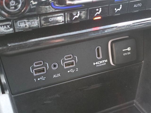 Used 2023 Jeep Grand Cherokee 4WD 4xe image 32